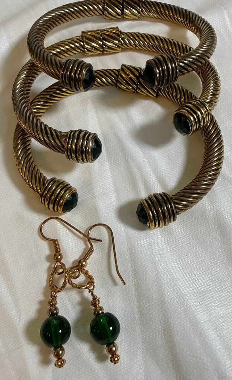 Set of 3 Gold Tone Cable Cuff Bracelets Faux Emerald Green Ends Vintage Retro